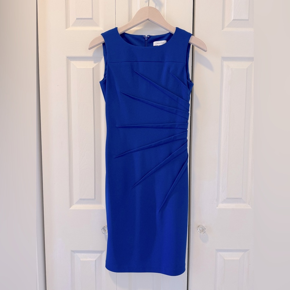 Calvin Klein Sleeveless Sheath Dress in Royal Blue (Size 2).